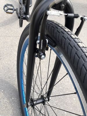 7 velocità City Bike con pneumatici solidi da 24 pollici e materiale di cerchiera in alluminio