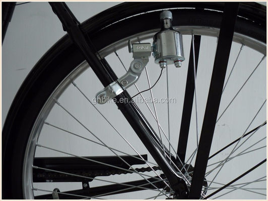 Bicicletta olandese per uomini in stile classico con freno di montagna e tipo di pedale ordinario