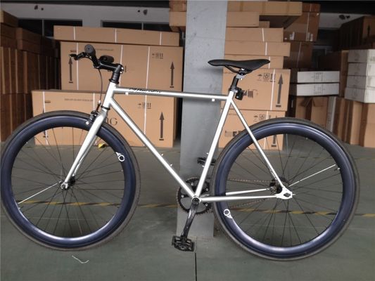 700c Bicicletta a marcia fissa con telaio rigido, tipo ammortizzatore non posteriore e cerchiera in alluminio