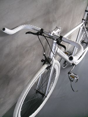Bicicletta in alluminio con cornice certificata CE 700C per le vostre esigenze