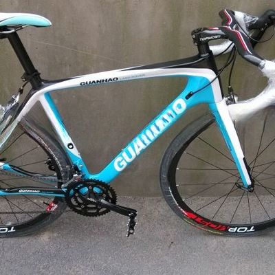 Il telaio in alluminio da 54-58 cm delle biciclette da strada per prestazioni ottimali