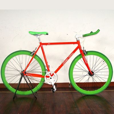 Pneumatico spessore 700C 45MM Fella di alluminio a velocità singola Fixie Gear Bicicleta con forcella in acciaio