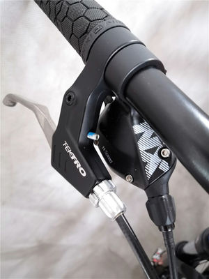 2024 26&quot; 27.5&quot; Uomini Cornice in lega di alluminio Sospensione anteriore Forchetta Adulti 11 velocità MTB Mountain Bike