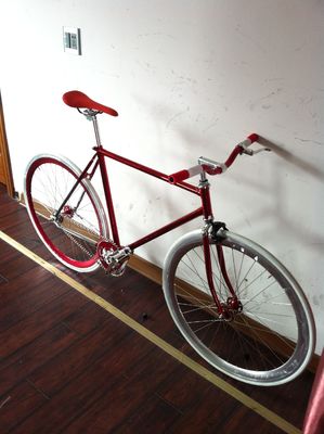 Bici da strada con manubrio a scatto fisso a velocità singola vintage con forcella con telaio in acciaio 4310 CR-MO 700C