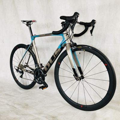 Materiale della cerchiera in fibra di carbonio 22 velocità Shimano ULTEGRA R8000 Aluminico Legato Stem Race Bike