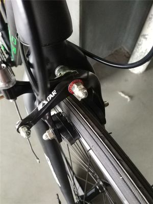 Shimano Derailleur 700C bici stradale in alluminio con telaio tsunami e 160 kg di capacità di carico