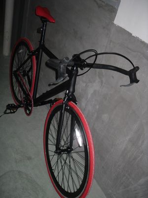 700C Full Matte Black OEM Aluminium Frame Single Speed Road Bike Peso lordo 13 kg