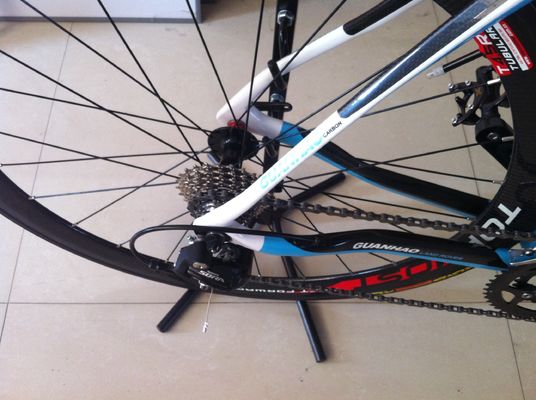 700C Cornice di bicicletta in carbonio con materiale di forchetta in fibra di carbonio e manubrio in carbonio