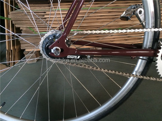 Bicicletta retro con ingranaggio fisso Bicicletta con portatore anteriore Bicicletta stradale a 3 velocità interna Da ordinare