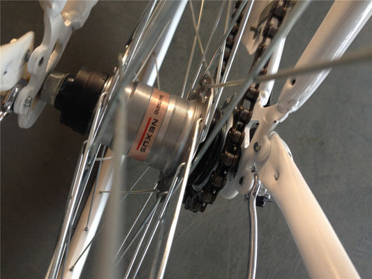 Cornice di acciaio posteriore da 26 pollici Nexus 3 Speed City Bike per le signore per il pendolare in città