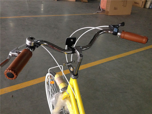 Vintage Women Step Through Bike con cesto anteriore e design classico a 7 velocità