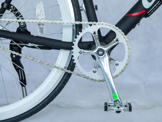 700C Aluminum Electric Bike CE EN15194 Certificato 36V 350W Motore 10.8AH Batteria al litio nascosta