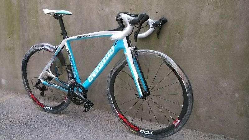 Alumini 700C 21 Speed Gears Road Bike con mozzo a rilascio rapido e manubrio in lega