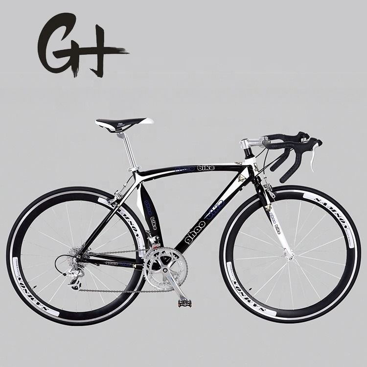 Bici da corsa Pedal 700C con telaio leggero in lega di alluminio e 24 velocità