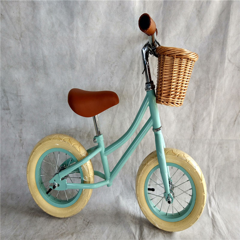 Modello Bambini Balance Bike No Pedal Bambini Bike 6.5KG Peso lordo Capacità di carico 105kg